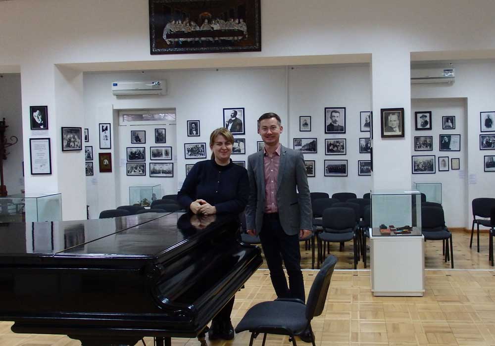Paweł Gancarczyk with Prof. Marika Nadareishvili, Head of Scientific Research Department at the Tbilisi State Conservatoire.
